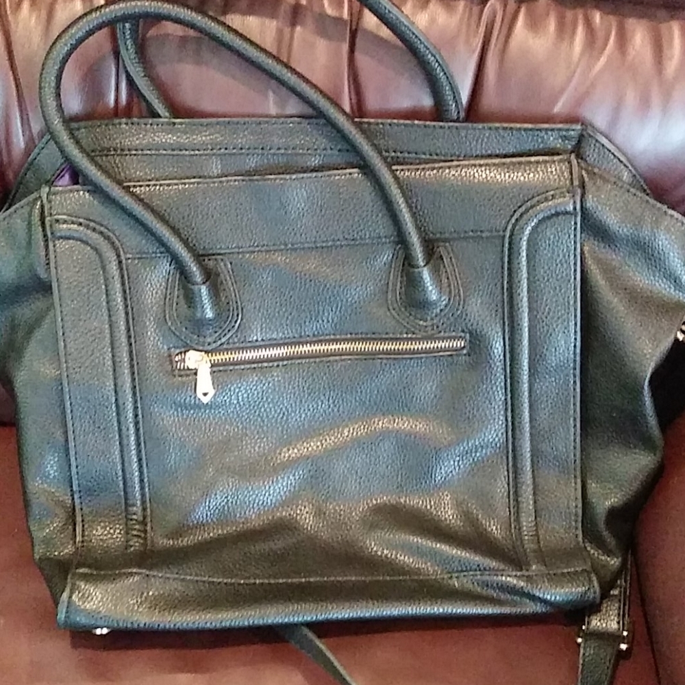 Black leathet purse